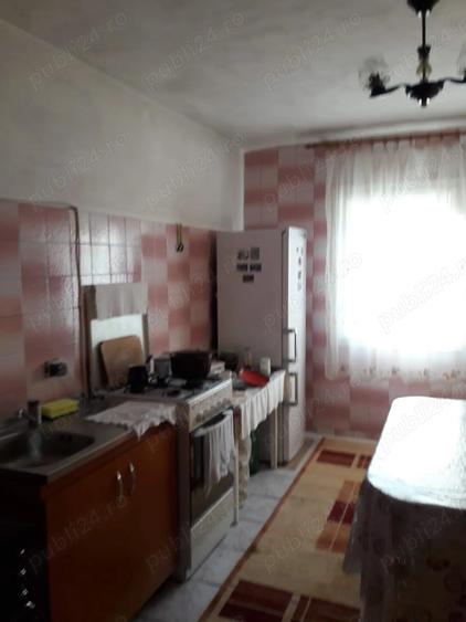 Apartament cu 4 camere decomandat în Vama