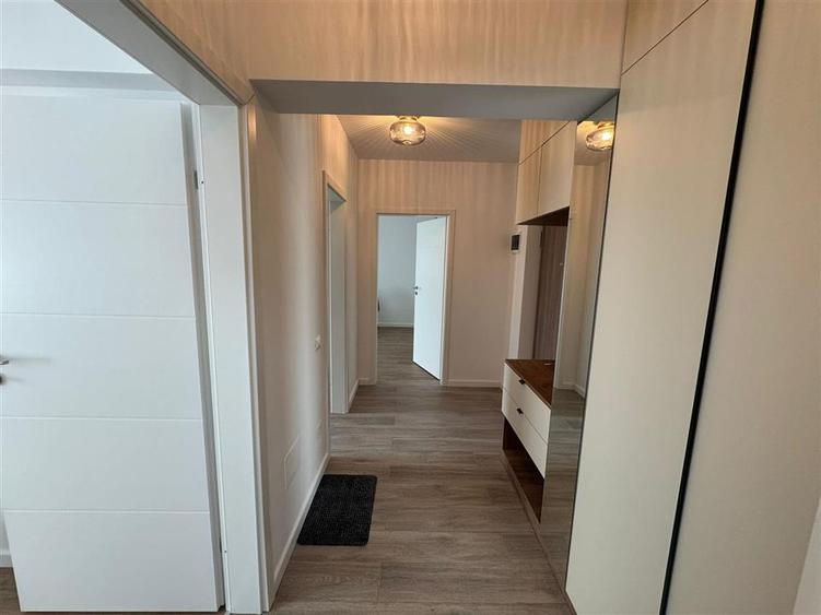 Apartament cu 2 camere decomandat, mobilat în Est