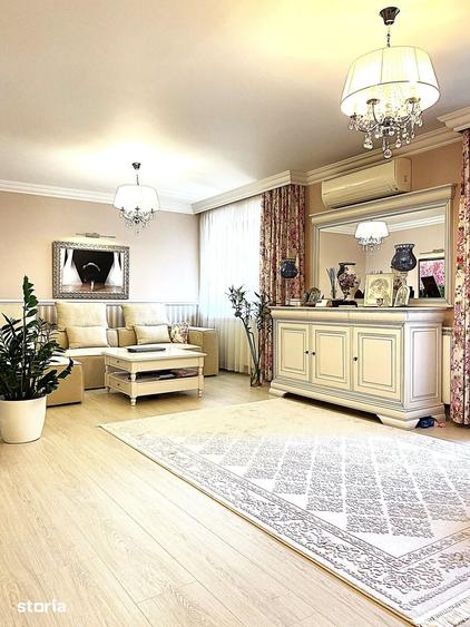 Apartament cu 4 camere în Drumul Taberei