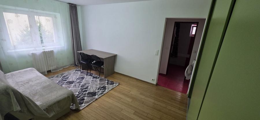 Apartament cu 3 camere semidecomandat în Sfântu Ilie