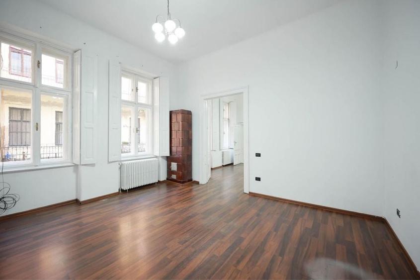 Apartament cu 4 camere semidecomandat în Ultracentral