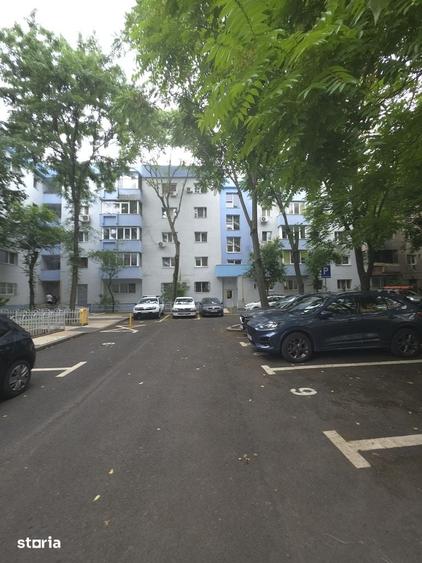 Apartament cu 4 camere decomandat în Rahova