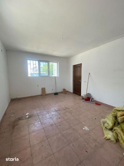Spațiu comercial, de 60 mp, în Craiovița Nouă