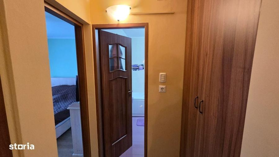 Apartament cu 3 camere decomandat în Aradului