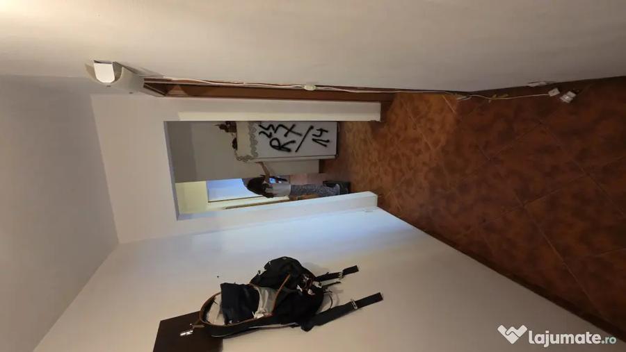 Apartament cu 3 camere decomandat, mobilat în Noua
