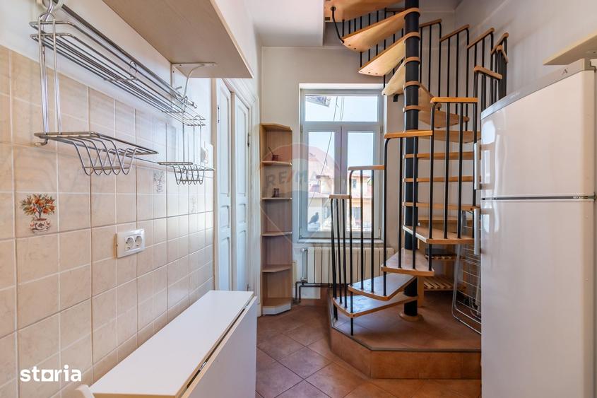 Apartament cu 4 camere, mobilat în Romană