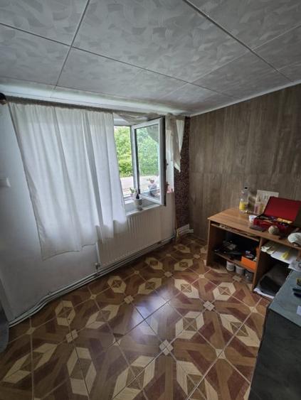 Apartament cu 2 camere semidecomandat, mobilat în Milcov