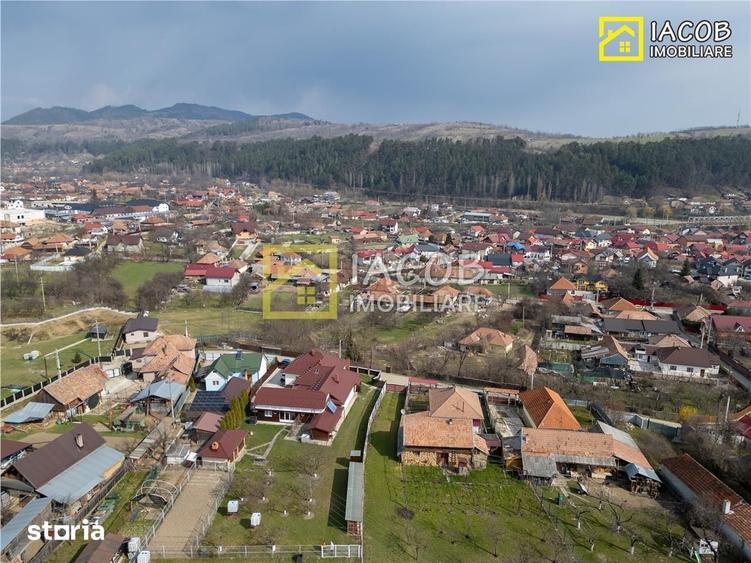 Casă cu 4 camere decomandat cu Teren 3762 Mp în Coman
