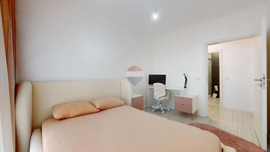 Apartament cu 3 camere decomandat, mobilat în Tractorul