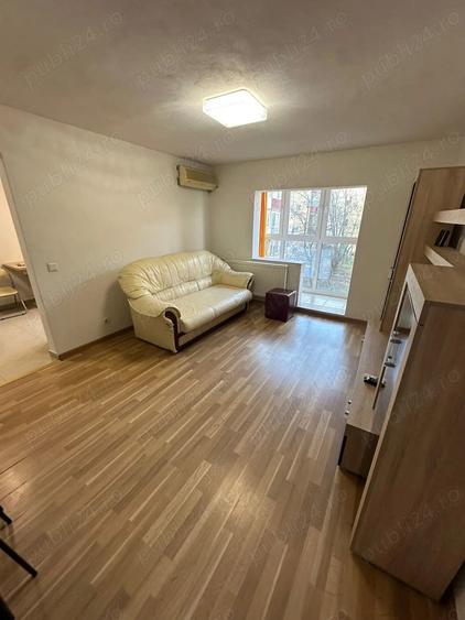 Apartament cu 2 camere semidecomandat, mobilat în Soarelui
