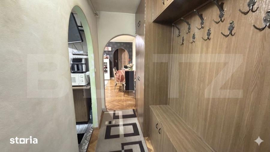 Apartament cu 3 camere în Micro 16