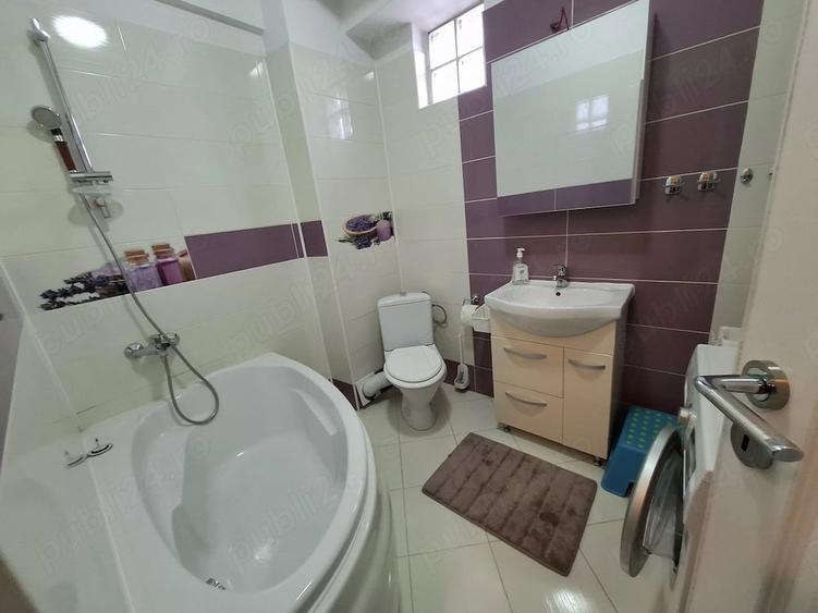 Apartament cu 2 camere decomandat în Săbăreni