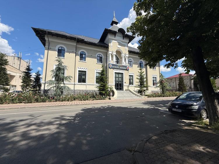 Apartament cu 2 camere semidecomandat în Medgidia
