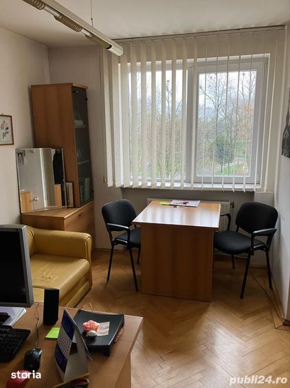 Apartament cu 3 camere semidecomandat în Central