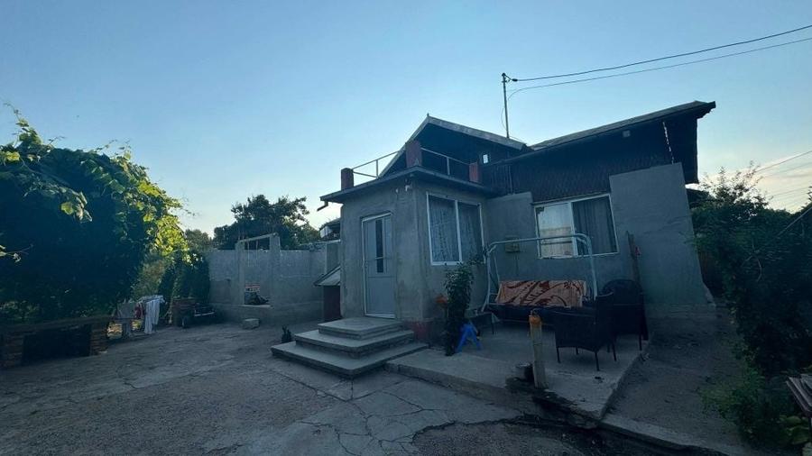 Casă cu 3 camere în Central