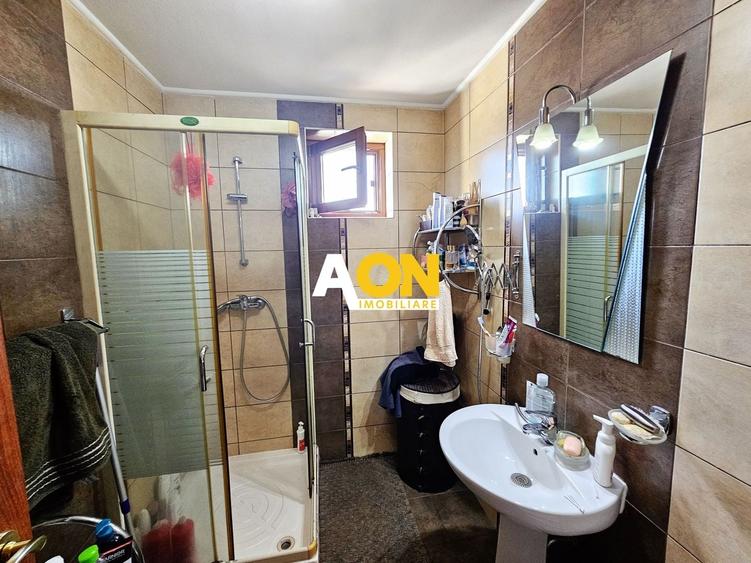 Apartament cu 3 camere decomandat, mobilat în Cetate