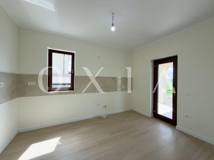 Duplex cu 5 camere cu Canalizare în Dumbrăvița