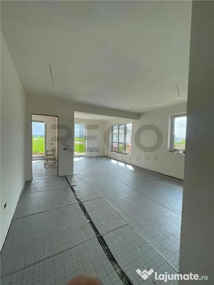 Apartament cu 2 camere decomandat în Sântandrei