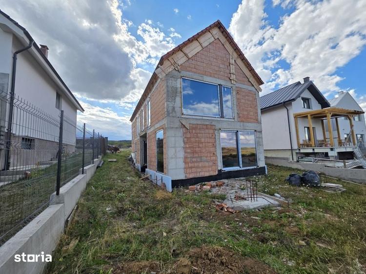 Casă cu 4 camere cu Teren 586 Mp în Baciu