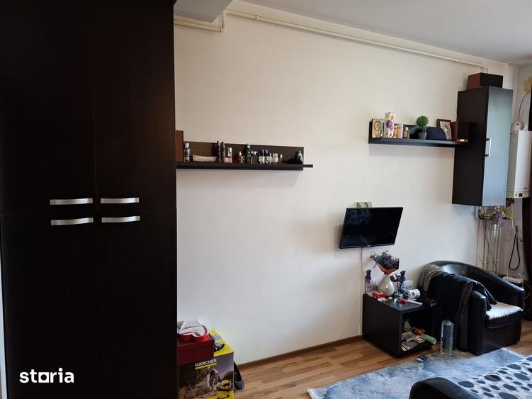 Garsonieră decomandată în Central