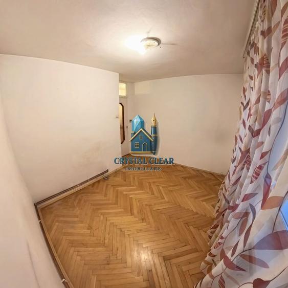 Apartament cu 3 camere semidecomandat în Tudor Vladimirescu