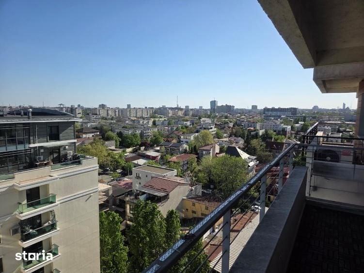 Apartament cu 3 camere în Tei