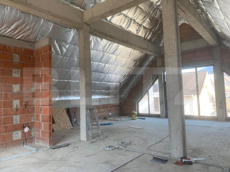 Casă individuală cu 5 camere cu Teren 646 Mp în Bran