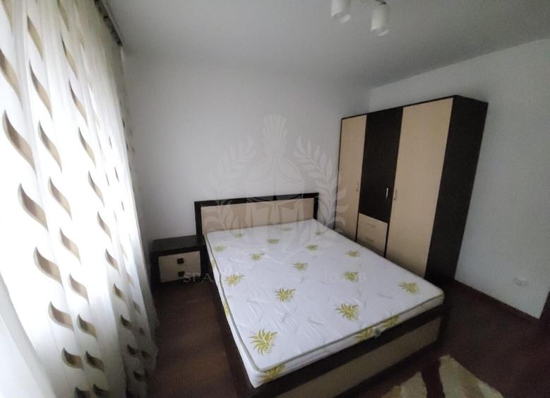 Apartament cu 3 camere decomandat, mobilat în Republicii