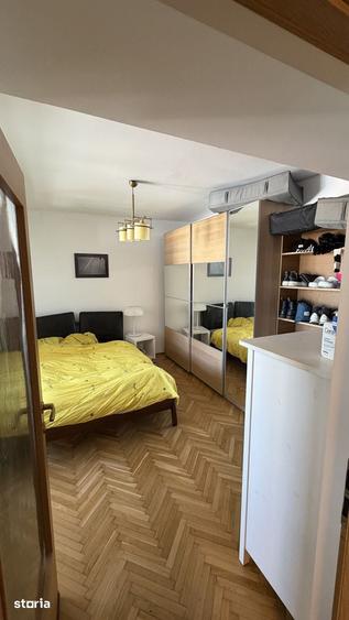 Apartament cu 4 camere decomandat în Victoriei