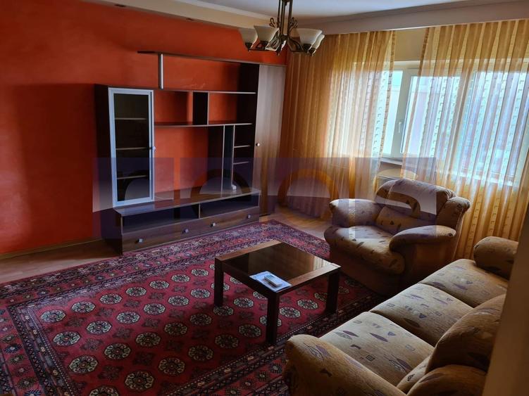 Apartament cu 3 camere decomandat, mobilat în Vitan Mall