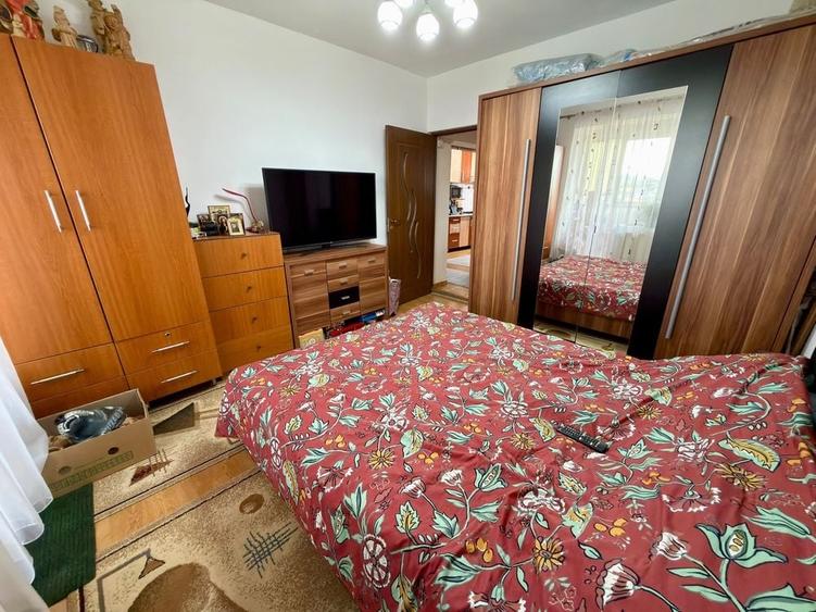 Apartament cu 3 camere decomandat în Ungheni