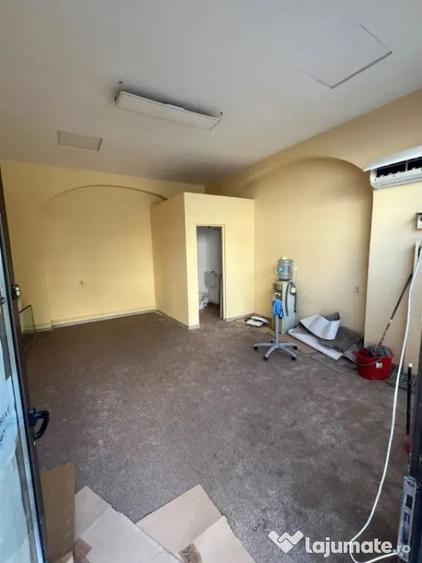 Spațiu comercial, de 28 mp, în Central