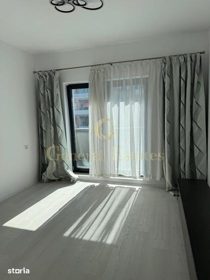 Apartament cu 3 camere decomandat în Tractorul