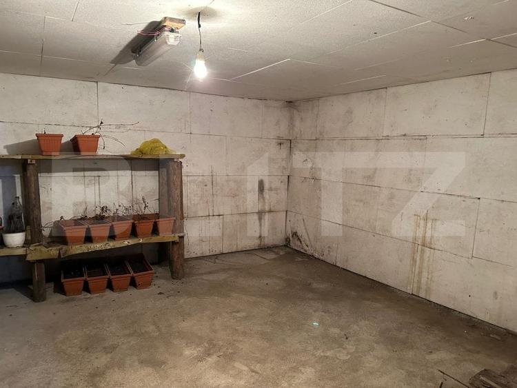 Casă individuală cu 7 camere cu Canalizare în Purcăreni