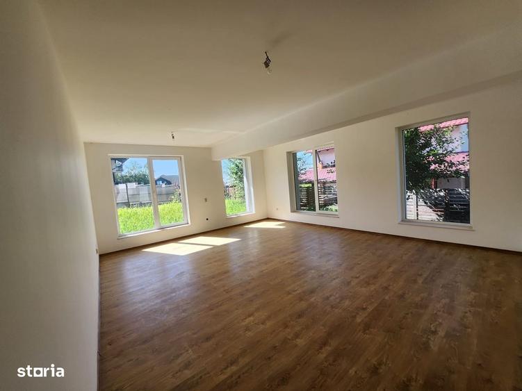 Casă cu 4 camere în Ștefănești
