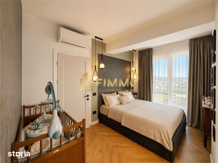 Apartament cu 3 camere semidecomandat, mobilat în Central
