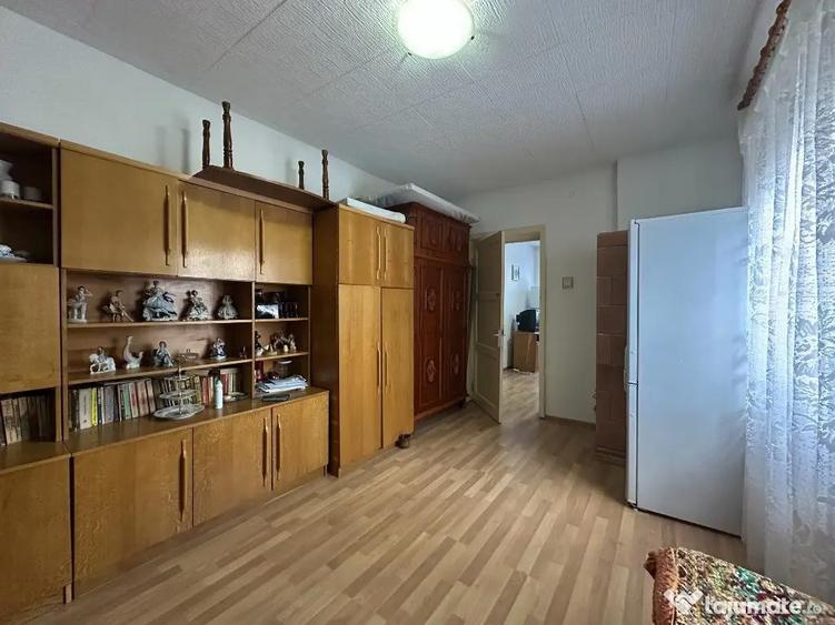 Apartament cu 2 camere semidecomandat în Mihai Bravu