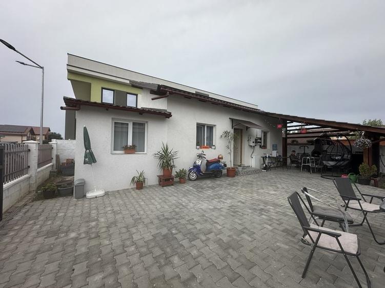 Casă cu 4 camere în Vladimirescu