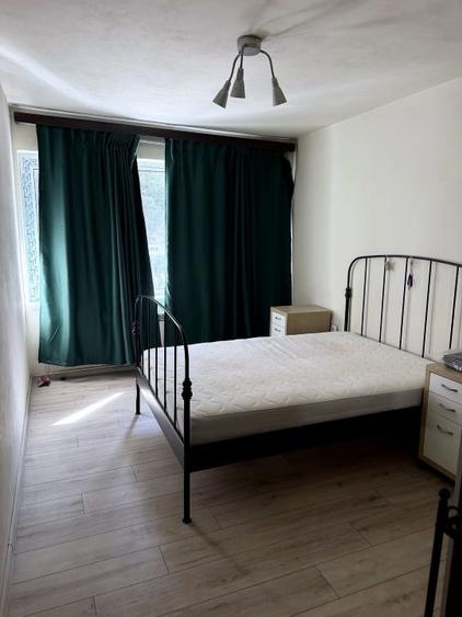 Apartament cu 3 camere semidecomandat, mobilat în Ștefan cel Mare