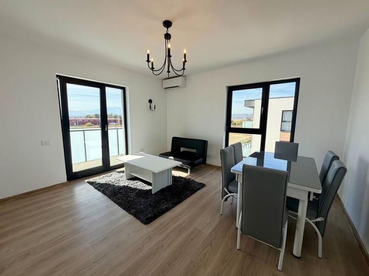Apartament cu 3 camere decomandat, mobilat în Cristian
