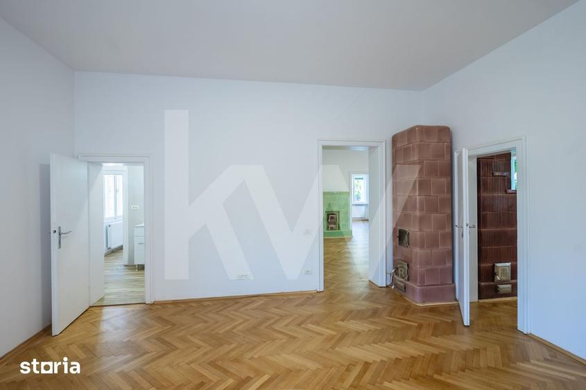 Casă cu 8 camere cu Teren 606 Mp în Calea Dumbrăvii