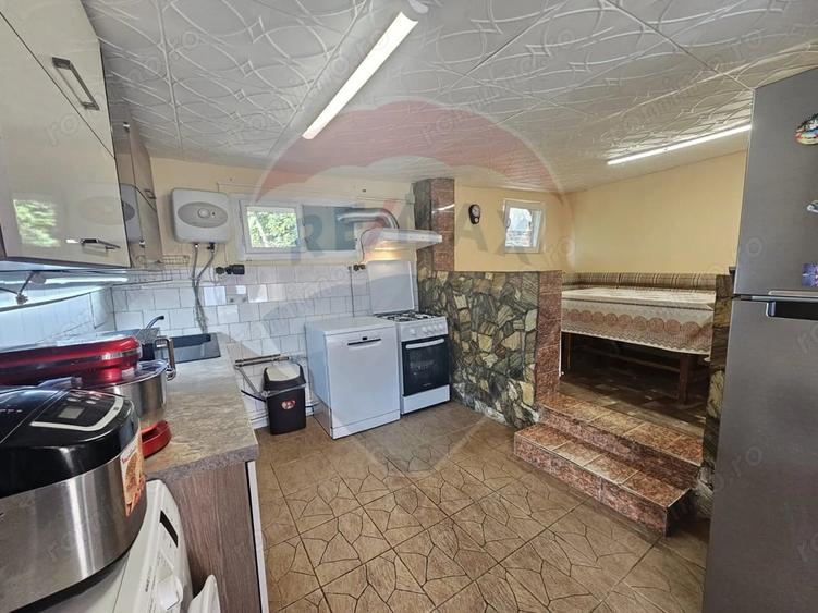 Casă cu 4 camere cu Teren 1371 Mp în Crivina