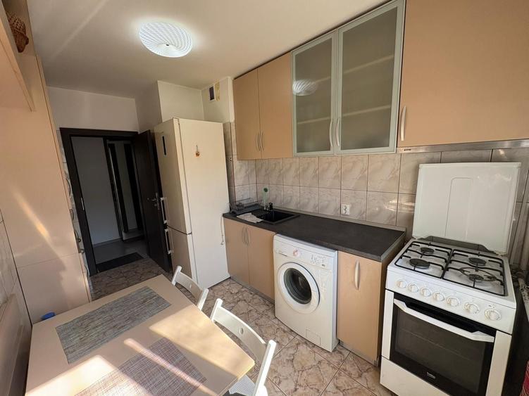 Apartament cu 2 camere decomandat în Militari