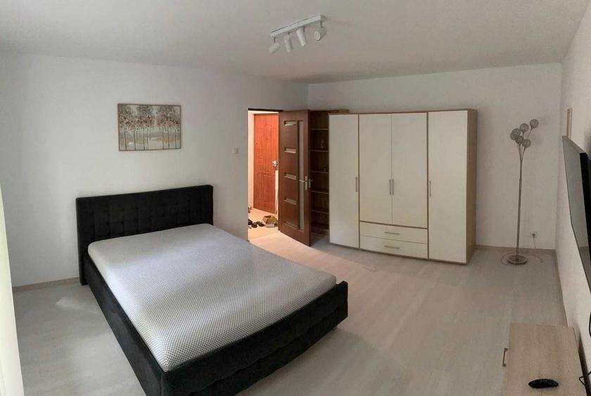 Garsonieră decomandată în Brâncoveanu