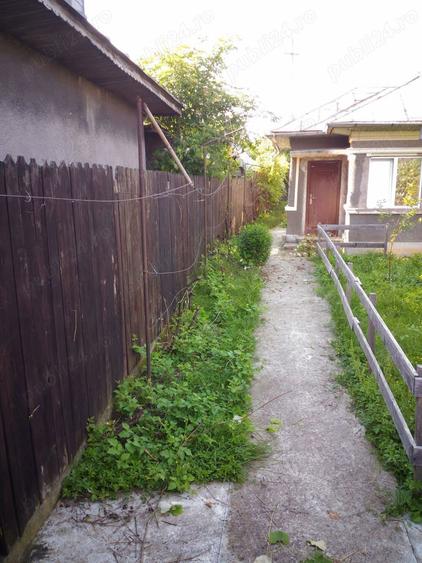 Oportunitate! Casa caramida + 2.536 mp teren, livada 100 pomi Poienarii Burchii (Prahova) - 1