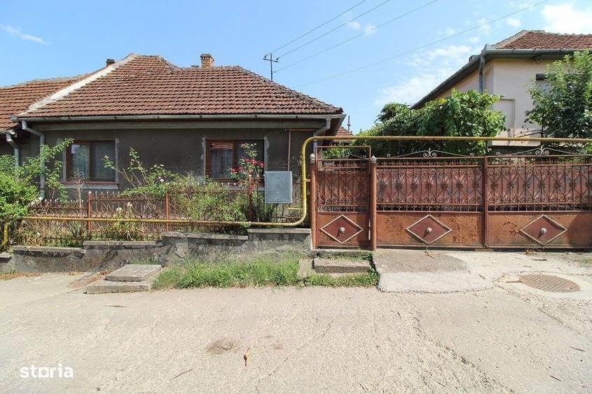 Vand casa P+Pod in Hunedoara, zona Chizid, teren 250mp, anexe... - 1