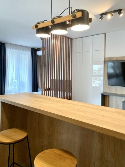 Apartament cu 2 camere decomandat, mobilat în Central