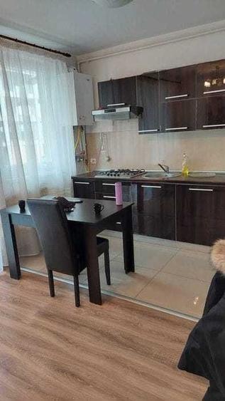 Apartament cu 2 camere semidecomandat în Florești