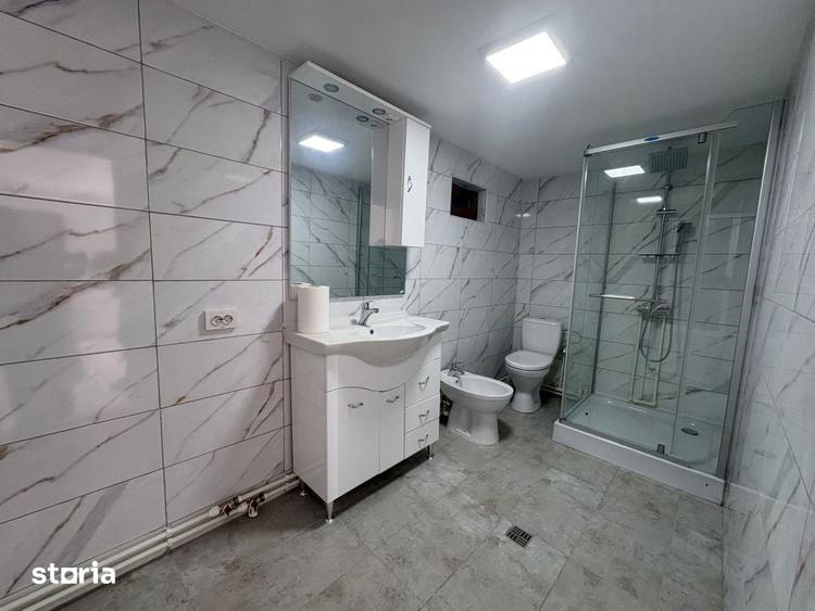 Casă cu 4 camere cu Teren 6446 Mp în Stănești