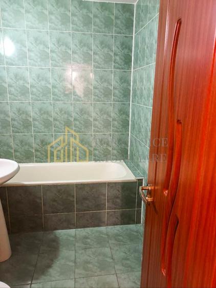 Apartament cu 3 camere decomandat, mobilat în Tei